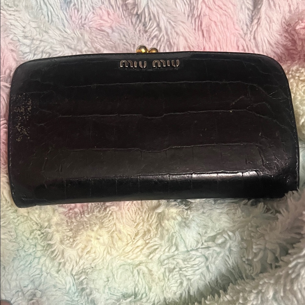 Miu Miu Black Croc-Embossed Leather kiss lock Wallet
